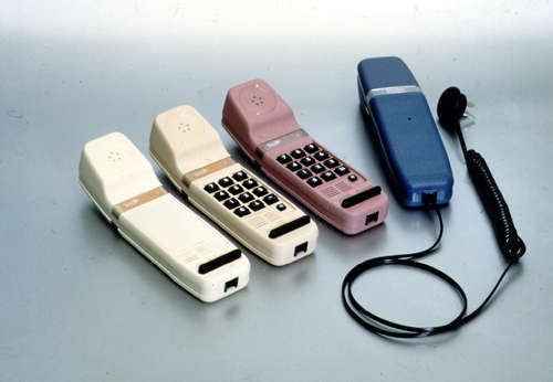 Compact telephone