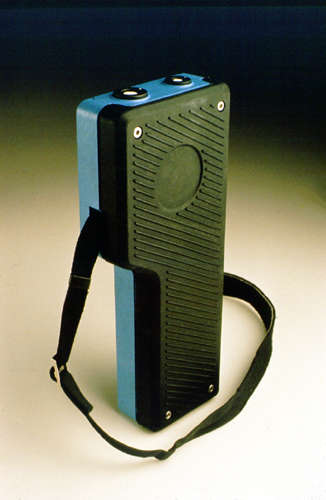 Portable instrument for measuring metal corrosion
